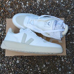Women's New V-10 Suede-Trimmed Leather Sneakers Sz. US 11 retail $170